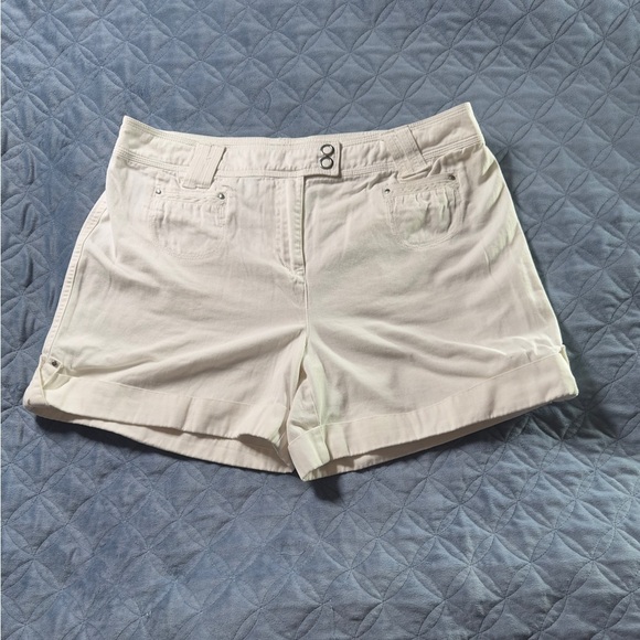 Dress Barn Cream Cargo Shorts with Rolled Hem - Picture 1 of 6